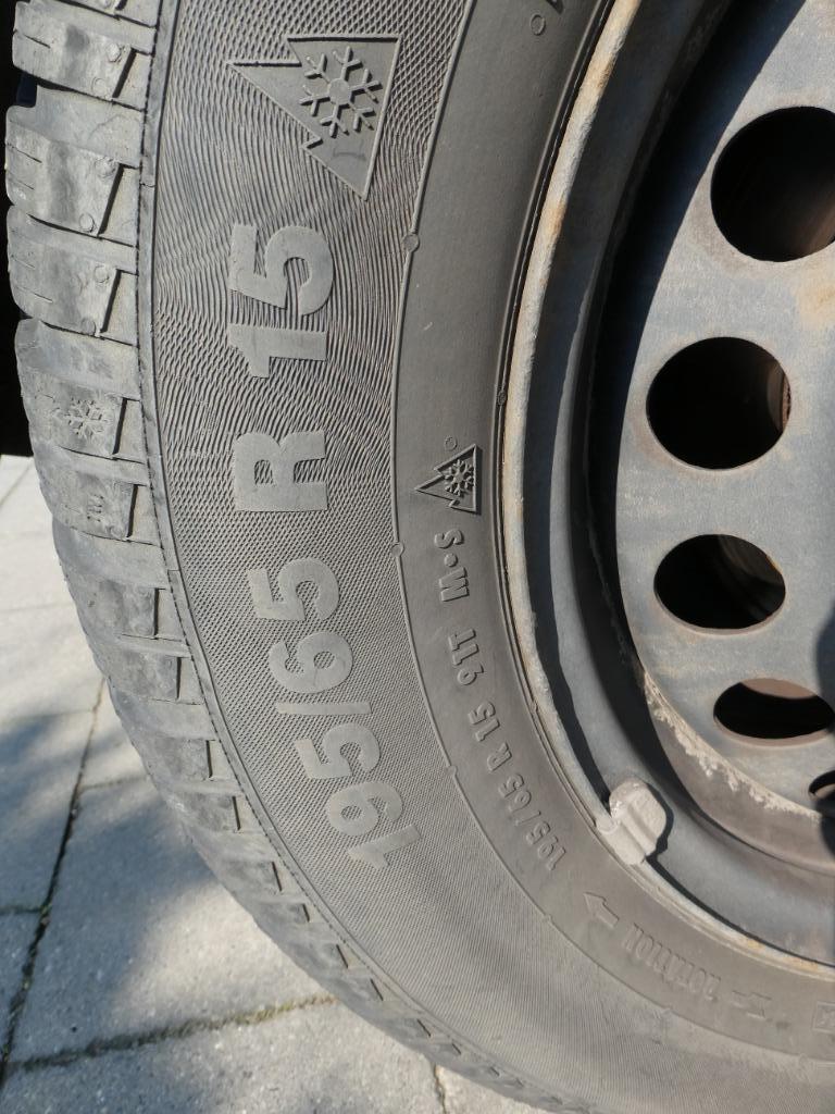 Winterbanden Continental 195/65R15 met velgen voor VW Golf 6, Auto-onderdelen, Banden en Velgen, Ophalen, Gebruikt, Banden en Velgen