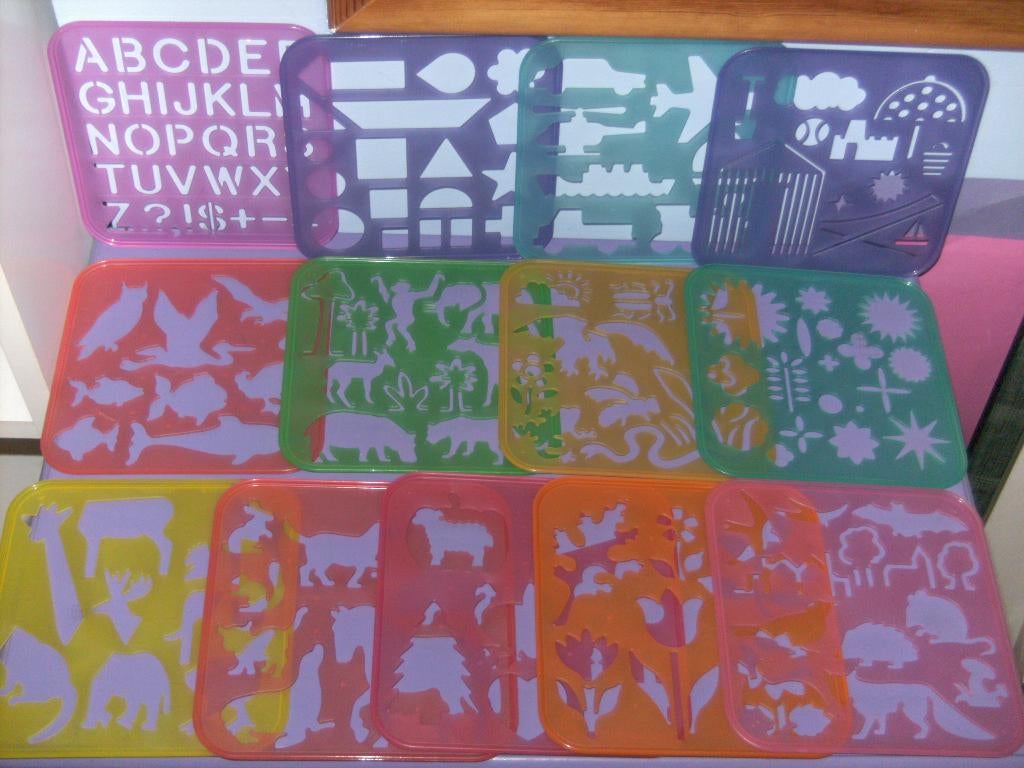 13 Vintage tekensjablonen. (tuppertoys), Ophalen of Verzenden, Gebruikt