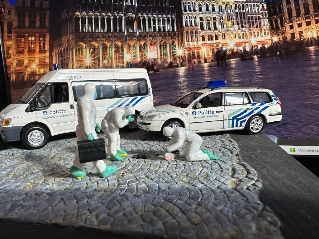 Personnage résine Police scientifique code 3 police politie, Envoi, Utilisé, Autres types, Autres marques