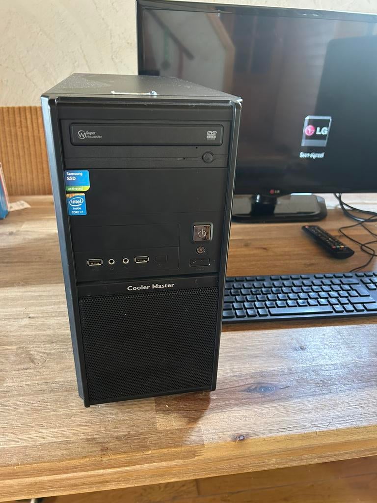 PC Case Cooler Master, Computers en Software, Computerbehuizingen, Ophalen of Verzenden, Zo goed als nieuw