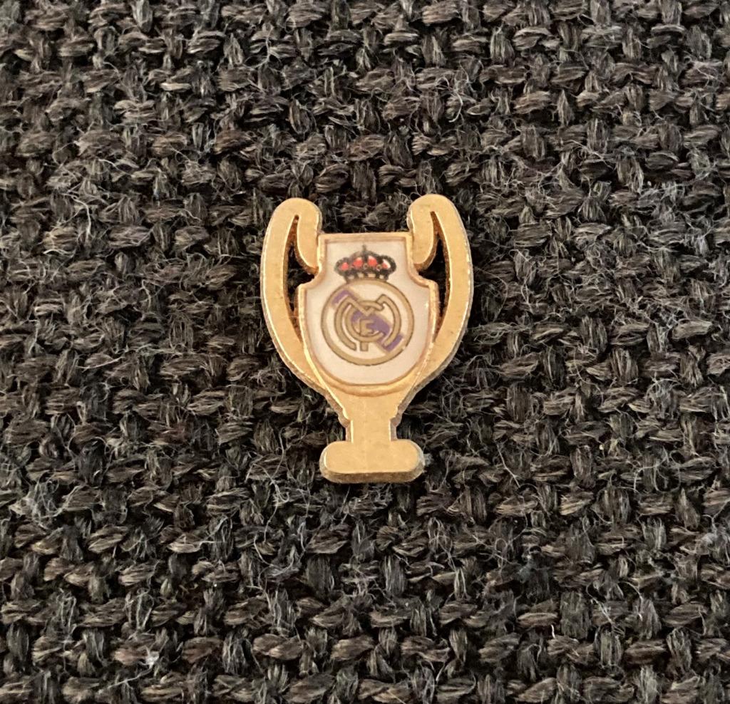 PIN - LOGO - EMBLEEM - BEKER - TROPHÉE, Envoi, Utilisé, Autres sujets/thèmes, Insigne ou Pin's