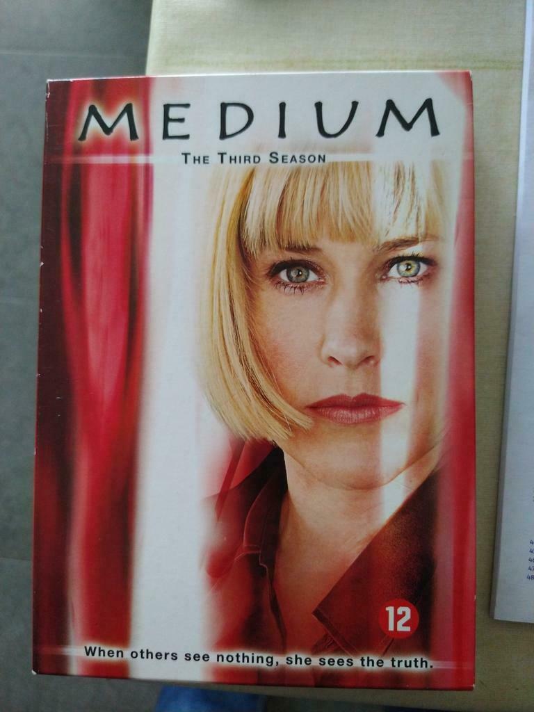 Verschillende dvd boxen - 1x gekeken - vanaf €5/stuk, À partir de 16 ans, Enlèvement, Comme neuf