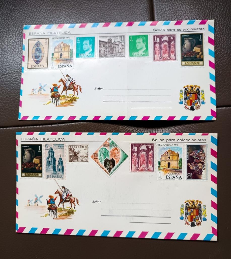 2 omslagen met Spaanse postzegels van 1975-76, Postzegels en Munten, Ophalen of Verzenden