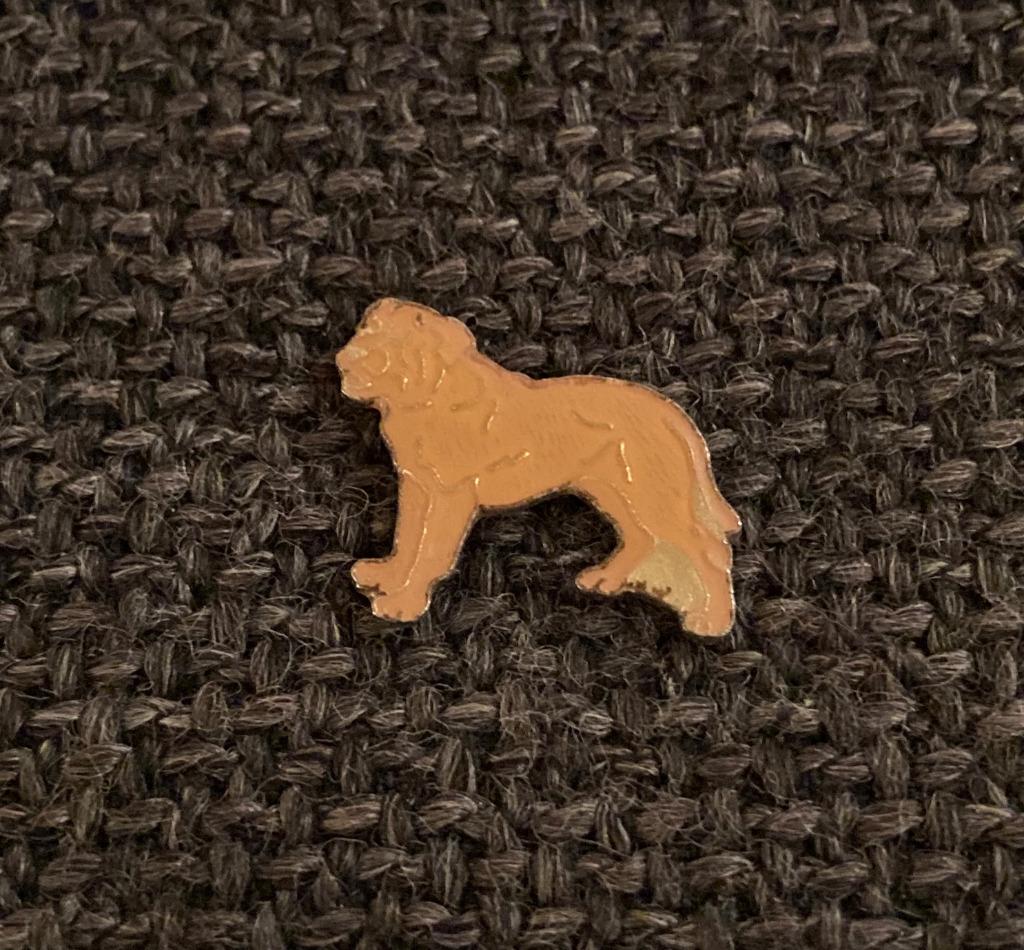 PIN - HOND - CHIEN - DOG, Verzenden, Gebruikt, Dier of Natuur, Speldje of Pin