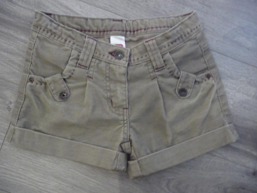 Toffe short in velours maat 134, Kinderen en Baby's, Kinderkleding | Maat 134, Broek, C&A, Meisje, Ophalen of Verzenden