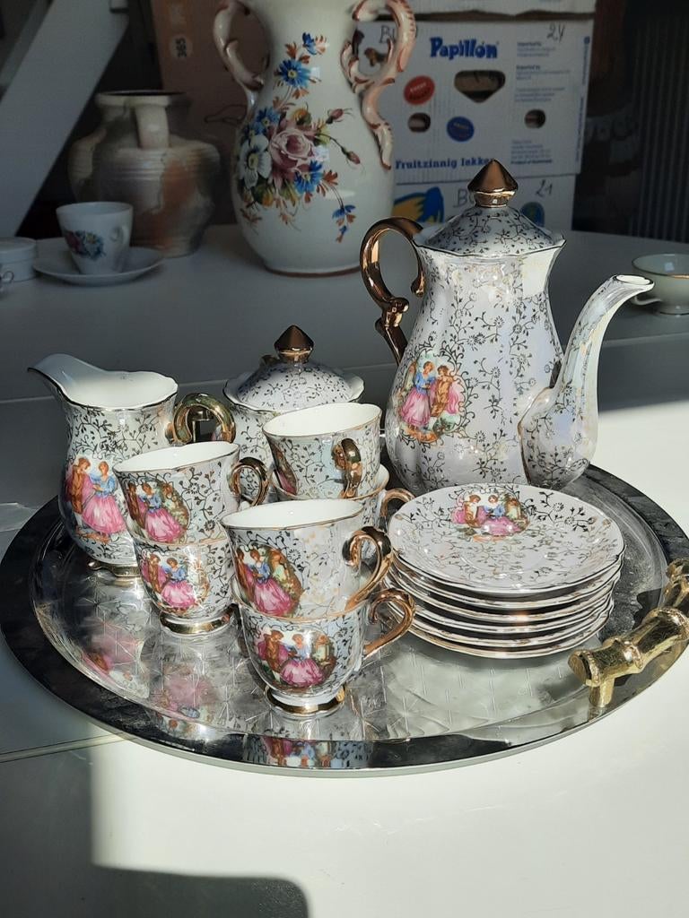 Allerlei antieke servies, moca serviesjes, glazen etc...,, Ophalen