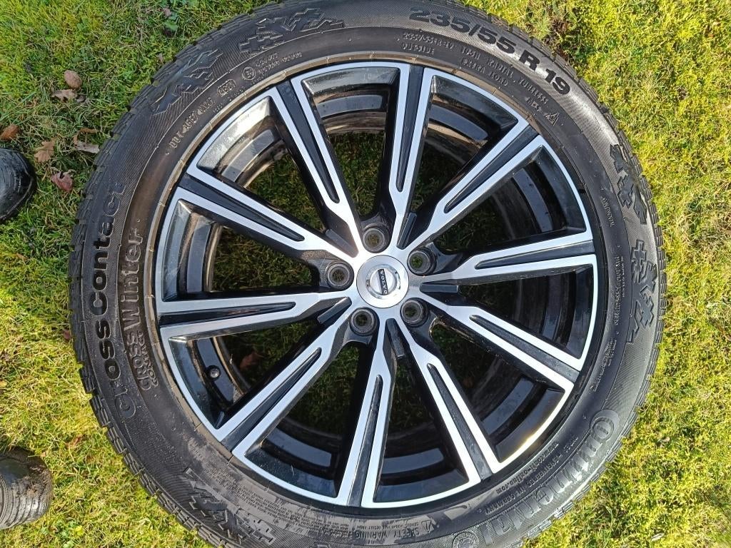 Set Zomerbanden en Winterbanden met velg Volvo XC60 R19 235, Gebruikt, Velg(en), 235 mm, Personenwagen