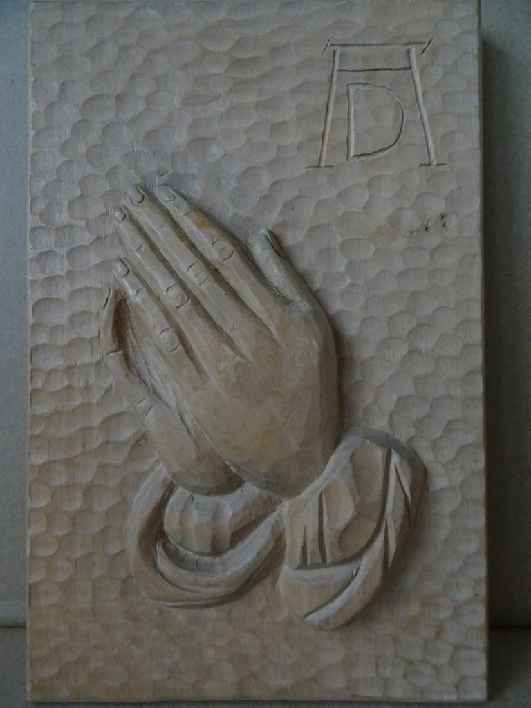 Houtsnijwerk Albrecht Dürer Biddende handen 15x23cm 1970, Ophalen of Verzenden, Zo goed als nieuw, Overige typen, Christendom | Katholiek