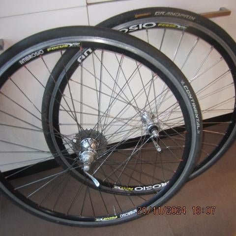 TE KOOP ZEER MOOIE  TWEE CAMPAGNOLO WIELEN, Fietsen en Brommers, Fietsonderdelen, Ophalen, Zo goed als nieuw, Wiel, Campagnolo