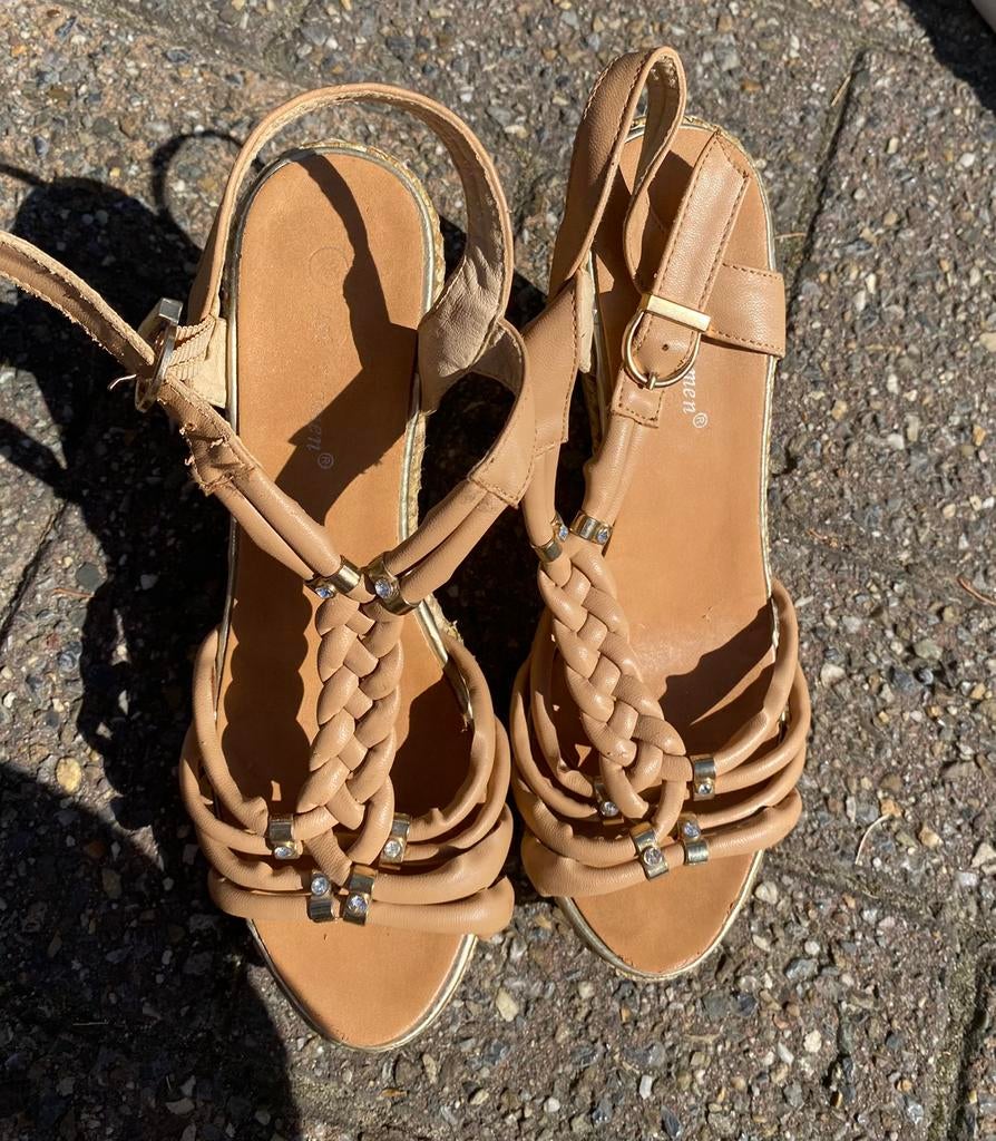 Chaussures ouvertes beige haut talon, Autre, Enlèvement ou Envoi, Beige, Comme neuf