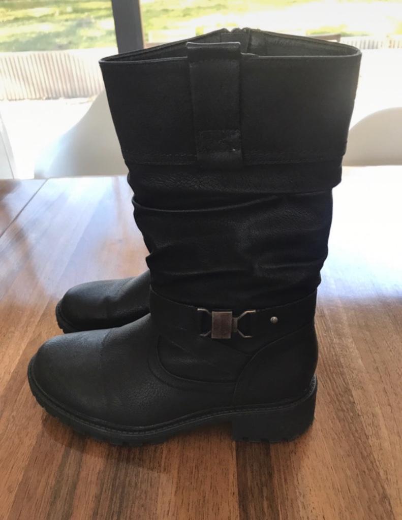 Stoere laarzen maat 36, Kleding | Dames, Schoenen, Ophalen, Hoge laarzen, Zwart, Zo goed als nieuw