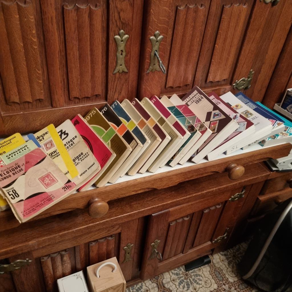 catalogues de timbres., Enlèvement, Catalogue