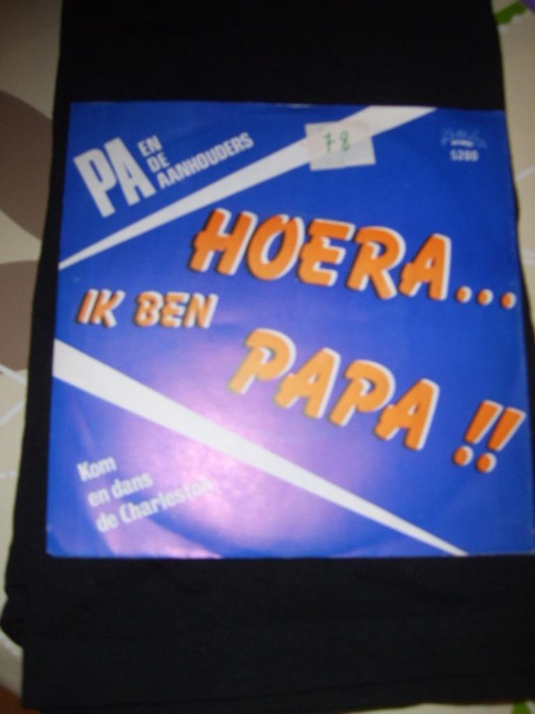 Pa en de aanhouders hoeraa, Ophalen of Verzenden, Zo goed als nieuw, Levenslied of Smartlap