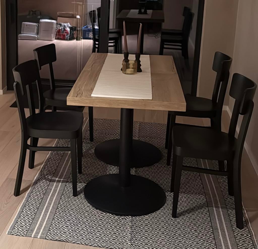 Eikenhouten tafels en zwarte stoelen – zo goed als nieuw, Antiquités & Art, Antiquités | Meubles | Tables, Enlèvement