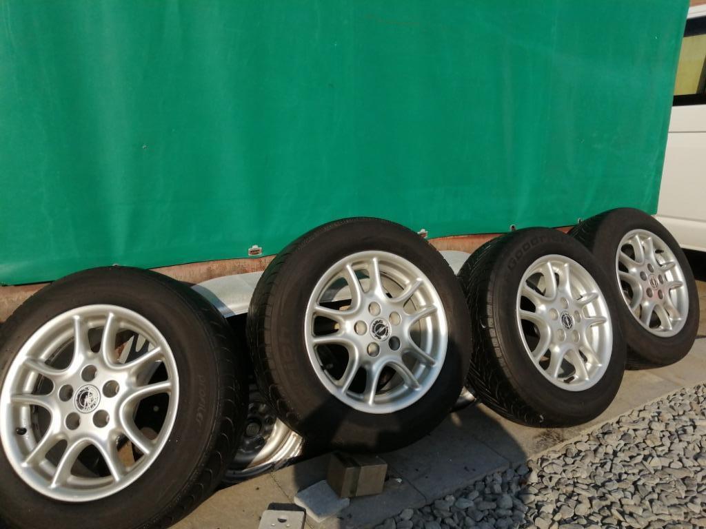 Velgen met winterbanden 15inch voor Opel Meriva ,Corsa, Auto-onderdelen, Banden en Velgen, 15 inch, Winterbanden, Band(en), 195 mm