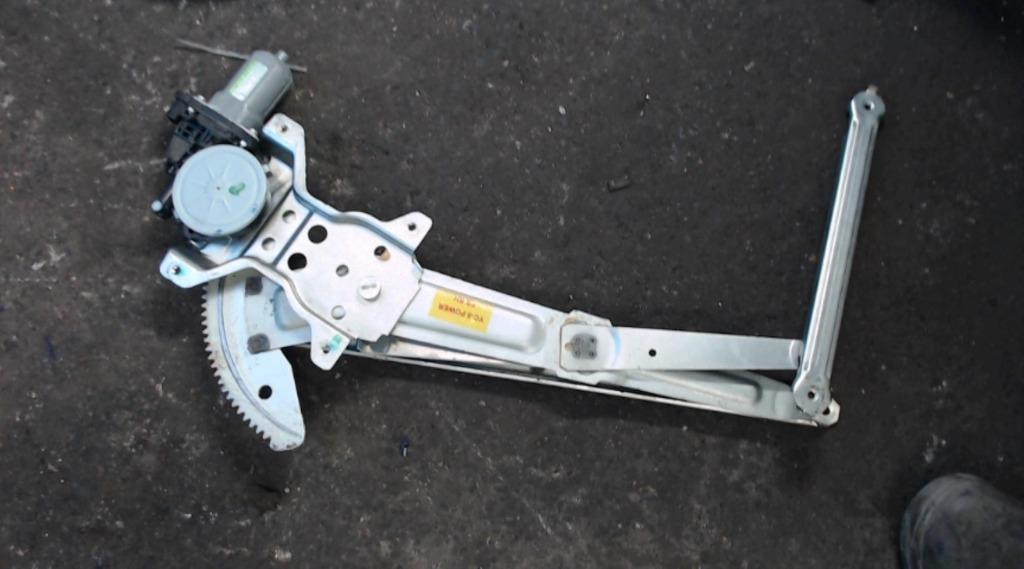 Lève vitre électrique avant droit Nissan Pixo 2009-2013, Ophalen of Verzenden, Gebruikt, Nissan