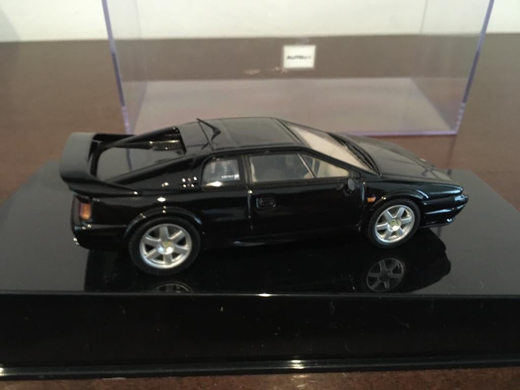 Lotus Esprit V8 Autoart Millennium 1/43, Enlèvement, Neuf, Voiture
