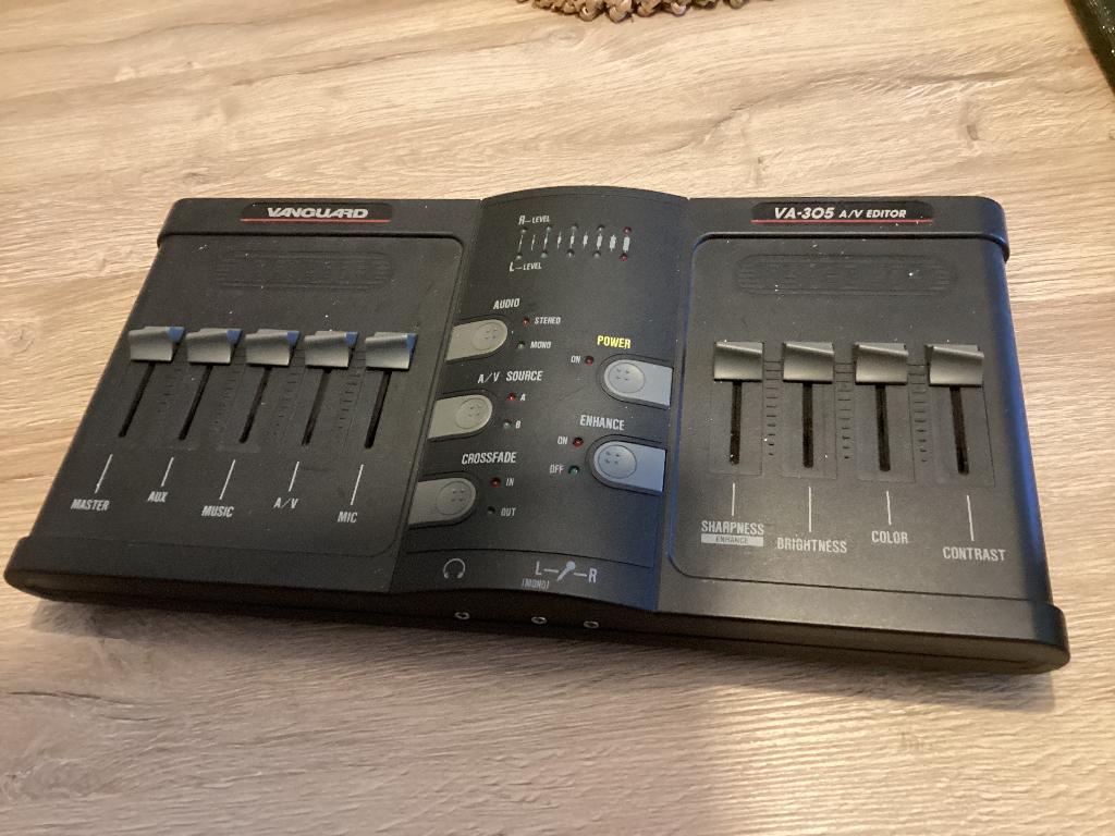 Mengpaneel Vanguard, Enlèvement ou Envoi, Utilisé, Moins de 5 canaux, Entrée micro