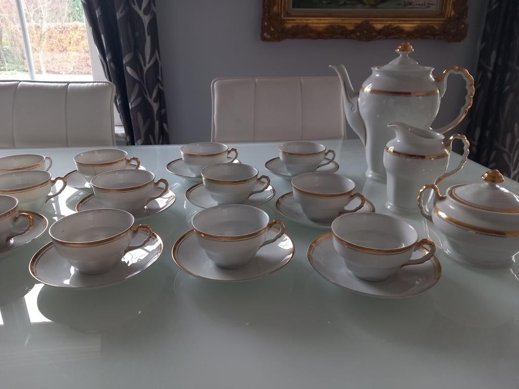 Stijlvol koffieservies, Ophalen