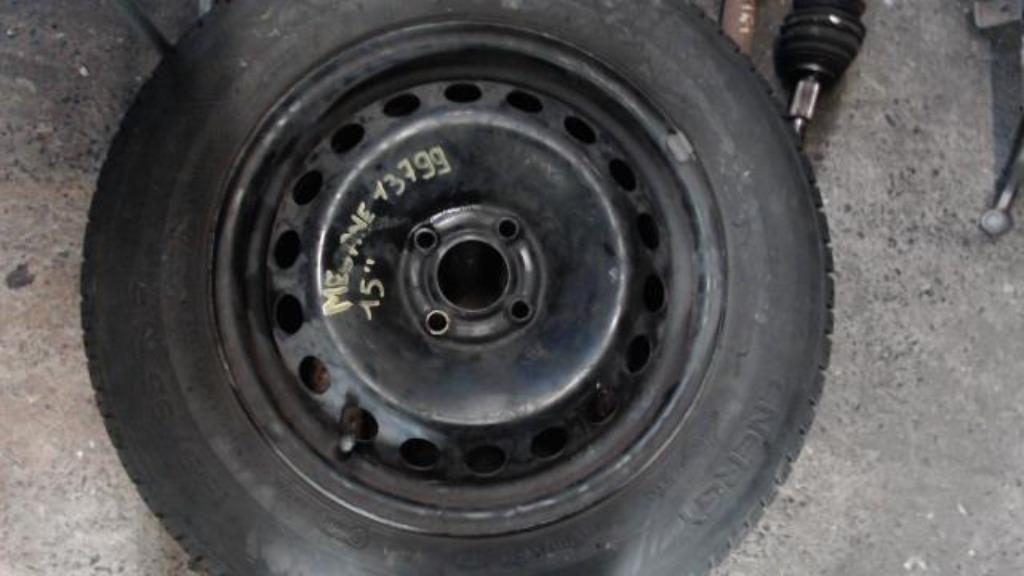 Roue Renault Megane 2  2002-2005 195/65R15 4 TROUS LP/13799, Autos : Pièces & Accessoires, Enlèvement ou Envoi, Utilisé, Renault