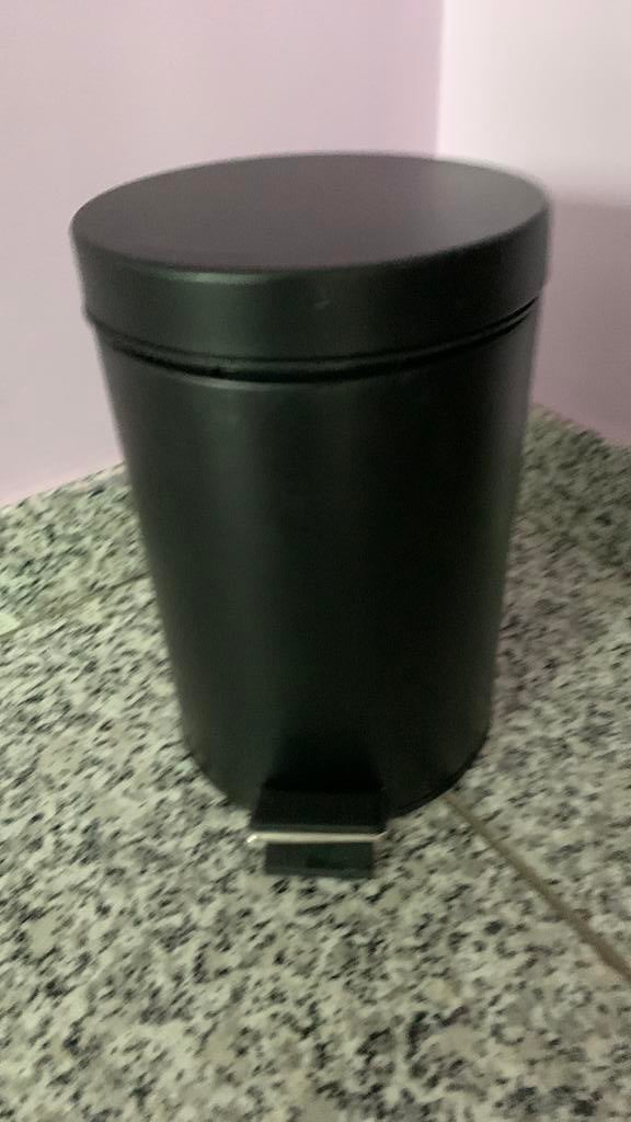 Poubelle noire avec pédale, À pédale, Moins de 10 litres, Moins de 50 cm, Enlèvement ou Envoi