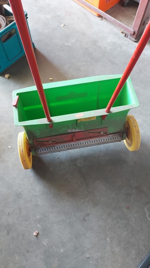 Graszaaimachine, Ophalen of Verzenden, Zo goed als nieuw