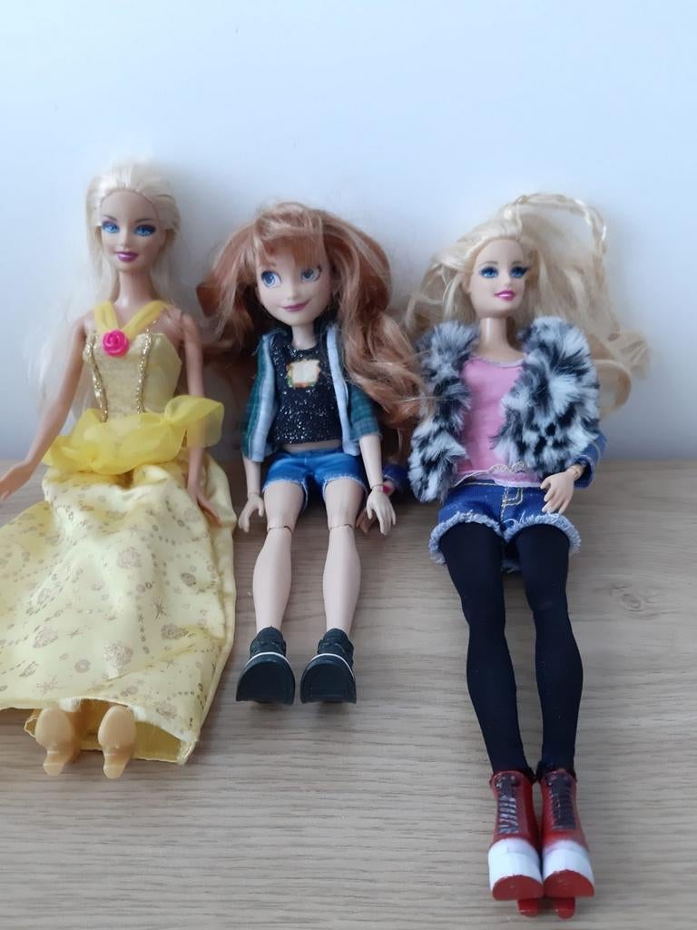 2 barbies articulées + 1  barbie, Enfants & Bébés, Jouets | Poupées, Enlèvement ou Envoi, Utilisé, Barbie