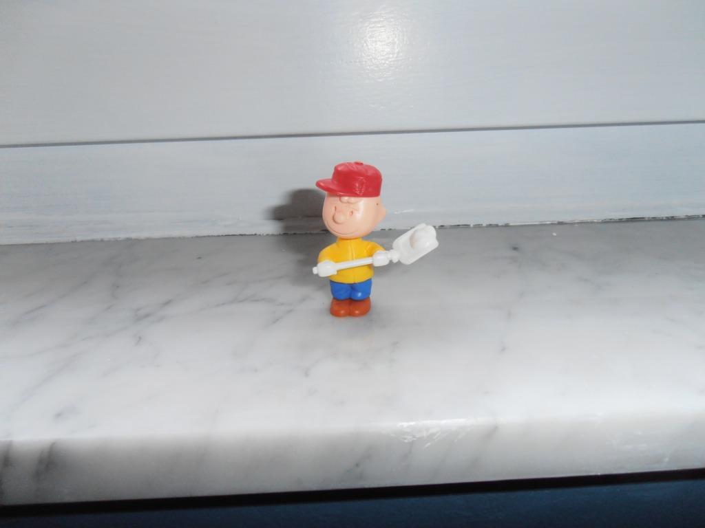 Figurine "Charly Brown de Snoopy – K00 n 59" – KINDER 1999, Enlèvement ou Envoi, Utilisé, Numéros K