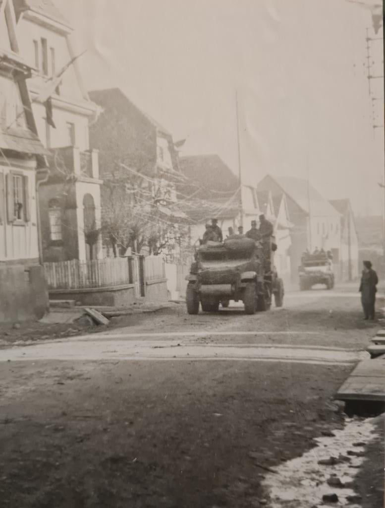 Photo originale WW2 half-track GI's France guerre mondiale, Collections, Objets militaires | Seconde Guerre mondiale, Enlèvement ou Envoi