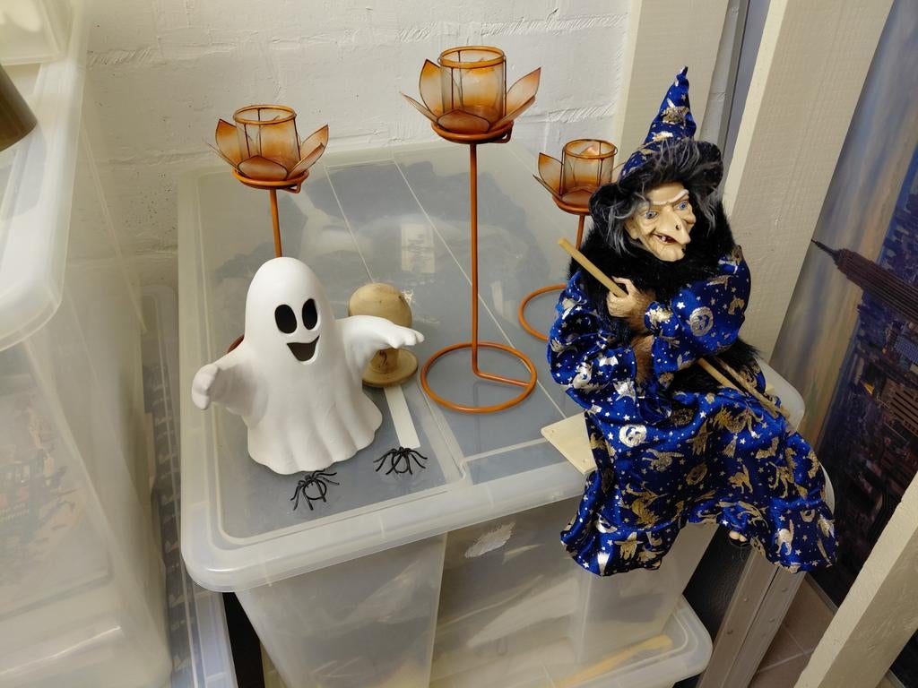 Halloween artikelen, Ophalen