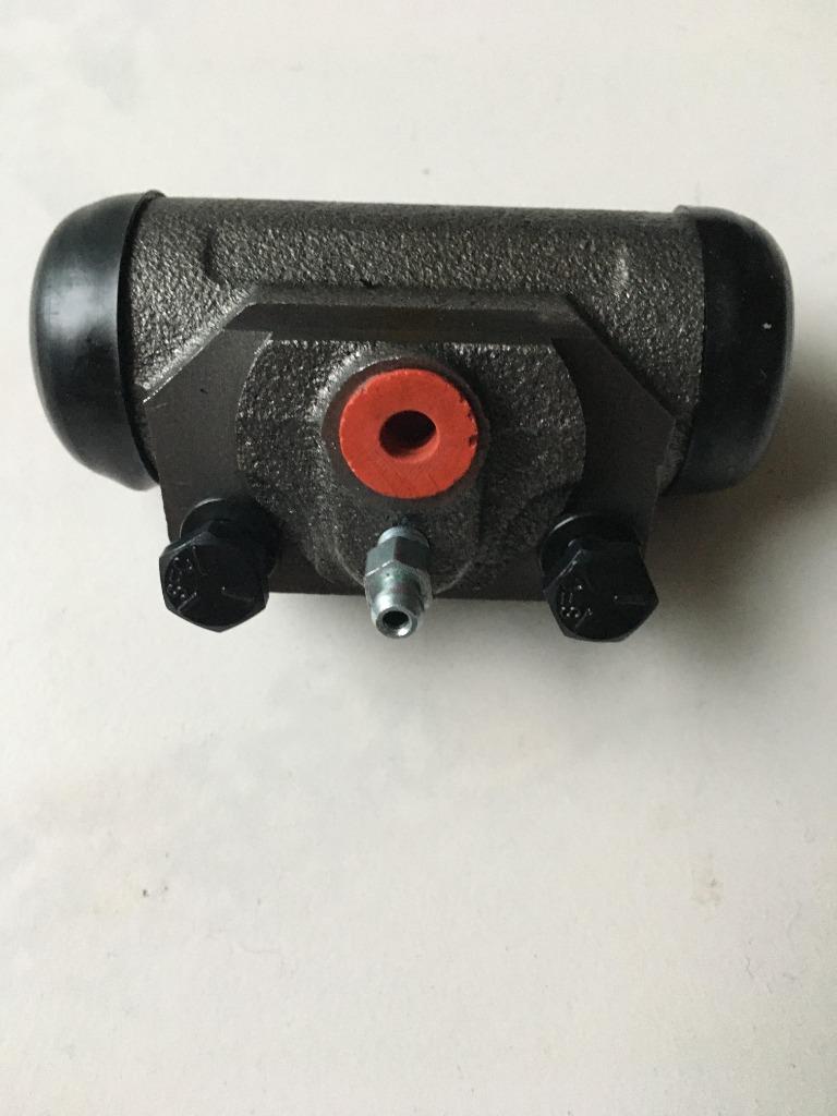 Te koop remcilinder Dodge w100 w150 d100 d150 ramcharger, Auto-onderdelen, Klein materiaal, Chrysler, Dodge, Nieuw, Ophalen of Verzenden