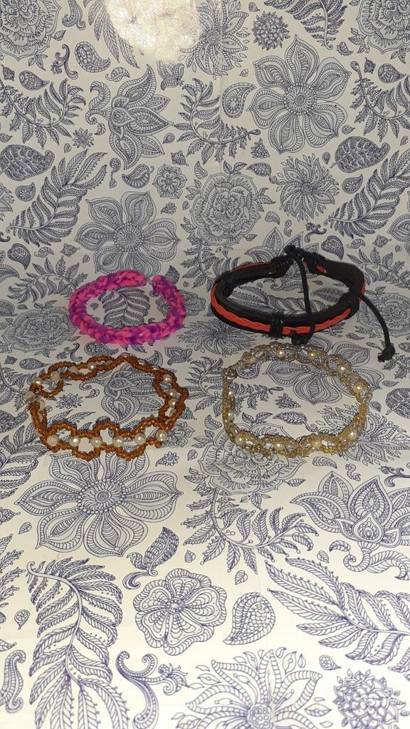 Lot de 4 bracelets, Bijoux, Sacs & Beauté, Bracelets, Élastique, Rouge, Enlèvement ou Envoi