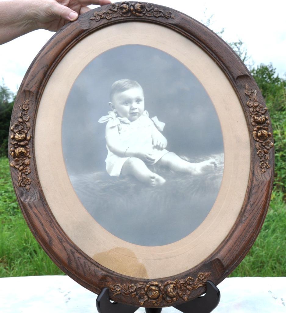 cadre ovale bois sculpté et vitré photo de bebe robe nœud, Ophalen of Verzenden