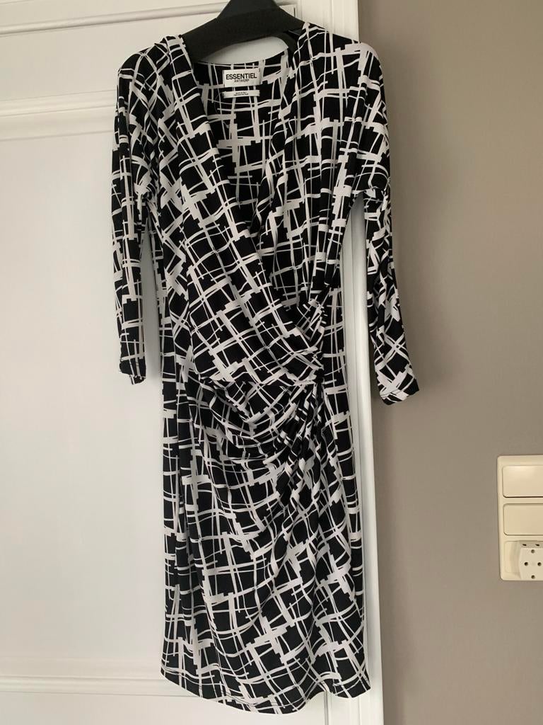 Elegante gecentreerde jurk kleedje Essentiel S elastisch sto, Kleding | Dames, Ophalen of Verzenden