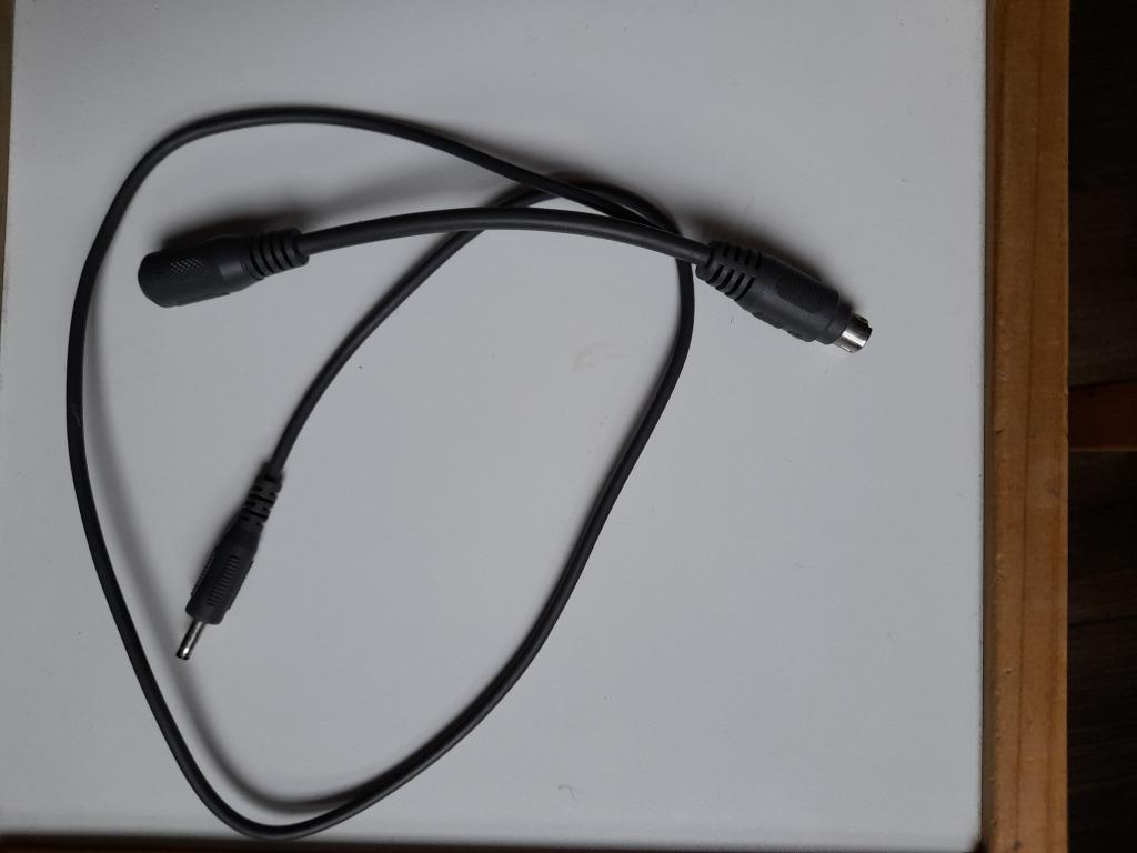 Câble double switch: alimentation DC + port série cinch, Informatique & Logiciels, Pc & Câble réseau, Enlèvement ou Envoi, Comme neuf