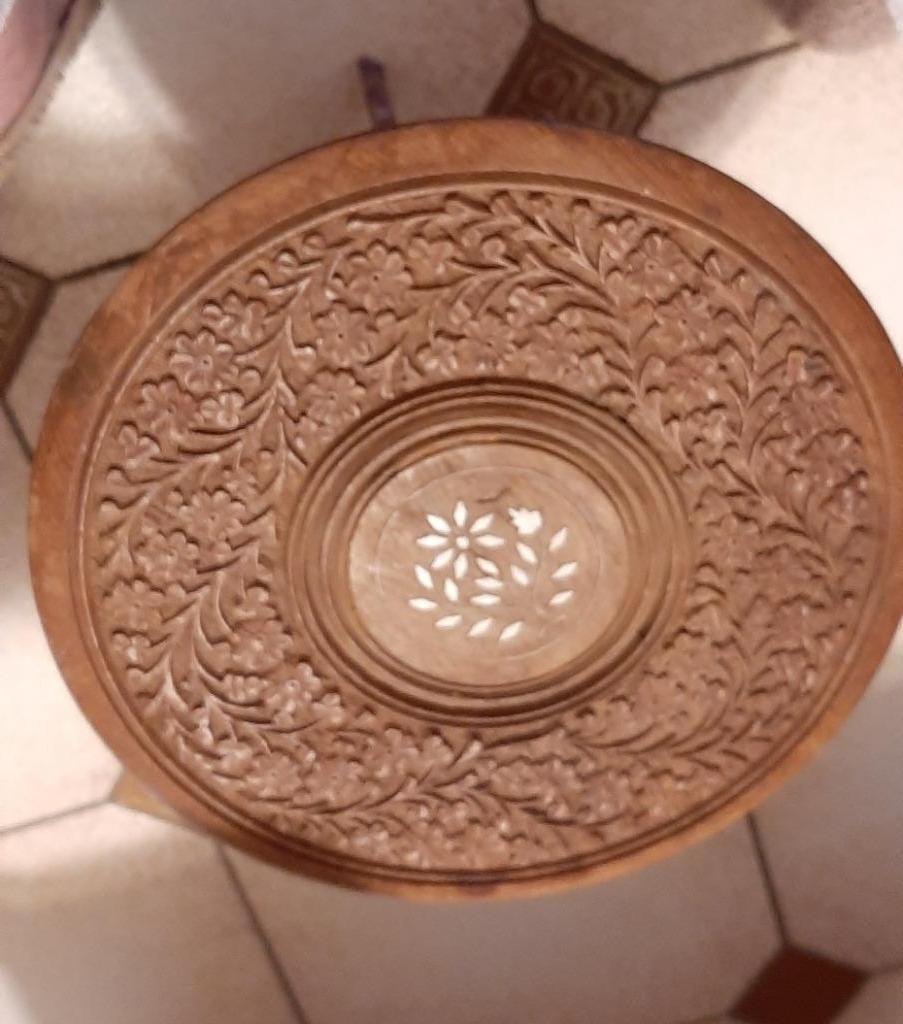 Kleine bijzettafel van exotisch hout, Ophalen, Zo goed als nieuw