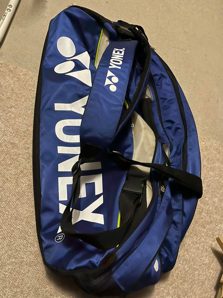 Yonex tennistas potk. Veel vakken en schoenvak, Sports & Fitness, Tennis, Enlèvement ou Envoi, Comme neuf, Autres types, Autres marques