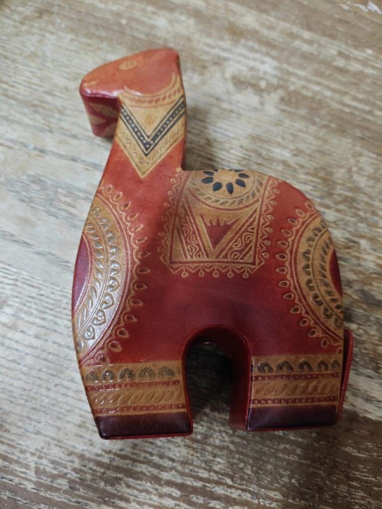 Spaarpot leder Dromedaris, Ophalen, Zo goed als nieuw, Overige materialen, Dier