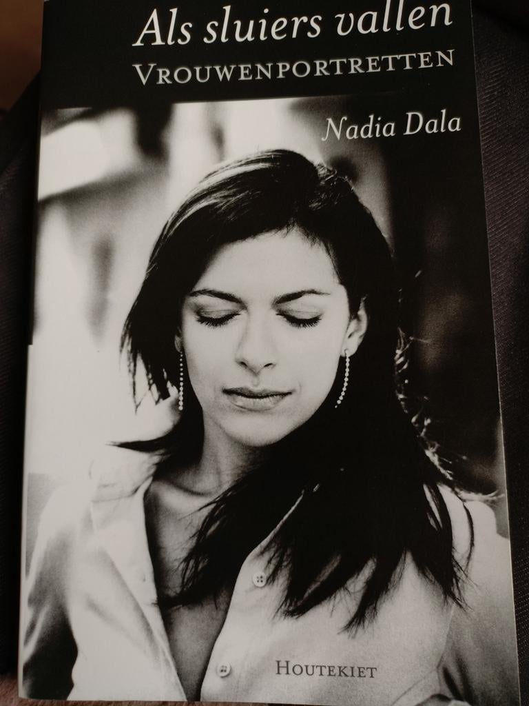 N. Dala - Als sluiers vallen, Ophalen of Verzenden, Zo goed als nieuw, N. Dala