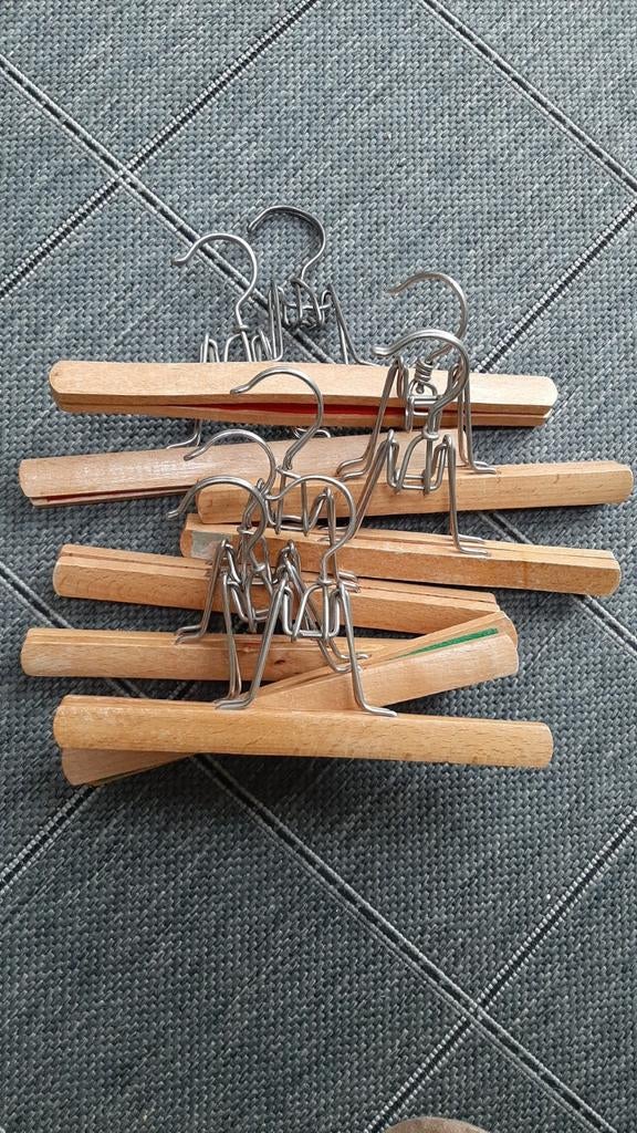 8 cintres enfants vintage en bois, Enlèvement ou Envoi, Comme neuf, Bois, Enfants