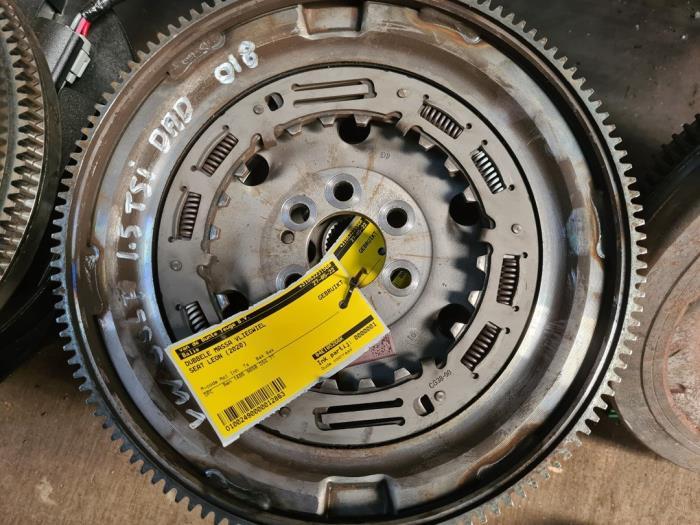 Volant d'inertie masse double d'un Seat Leon, -, 3 mois de garantie, Utilisé, -