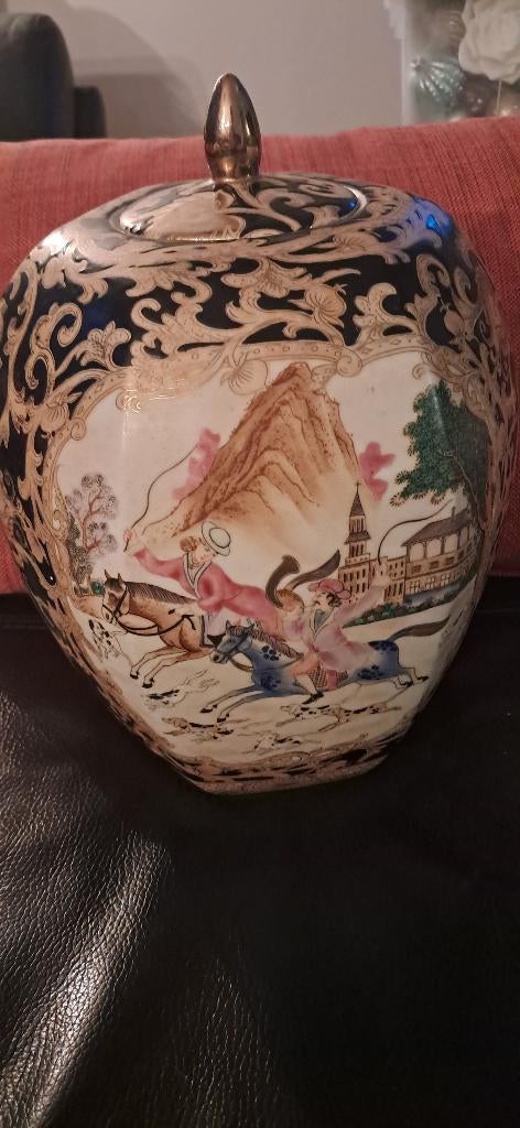2 identieke  chinese vazen met deksel, Antiek en Kunst, Ophalen