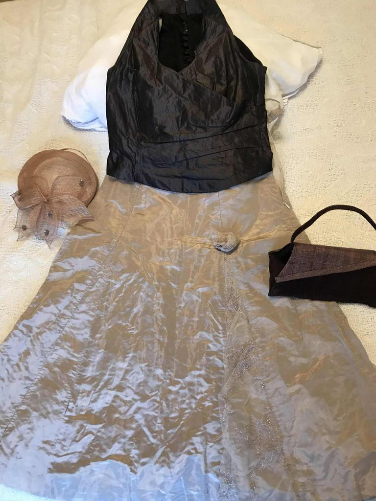 Op maat gemaakte gala/evenementen outfit in zijde (40/42), Ophalen, Zo goed als nieuw, Bruin, Galajurk