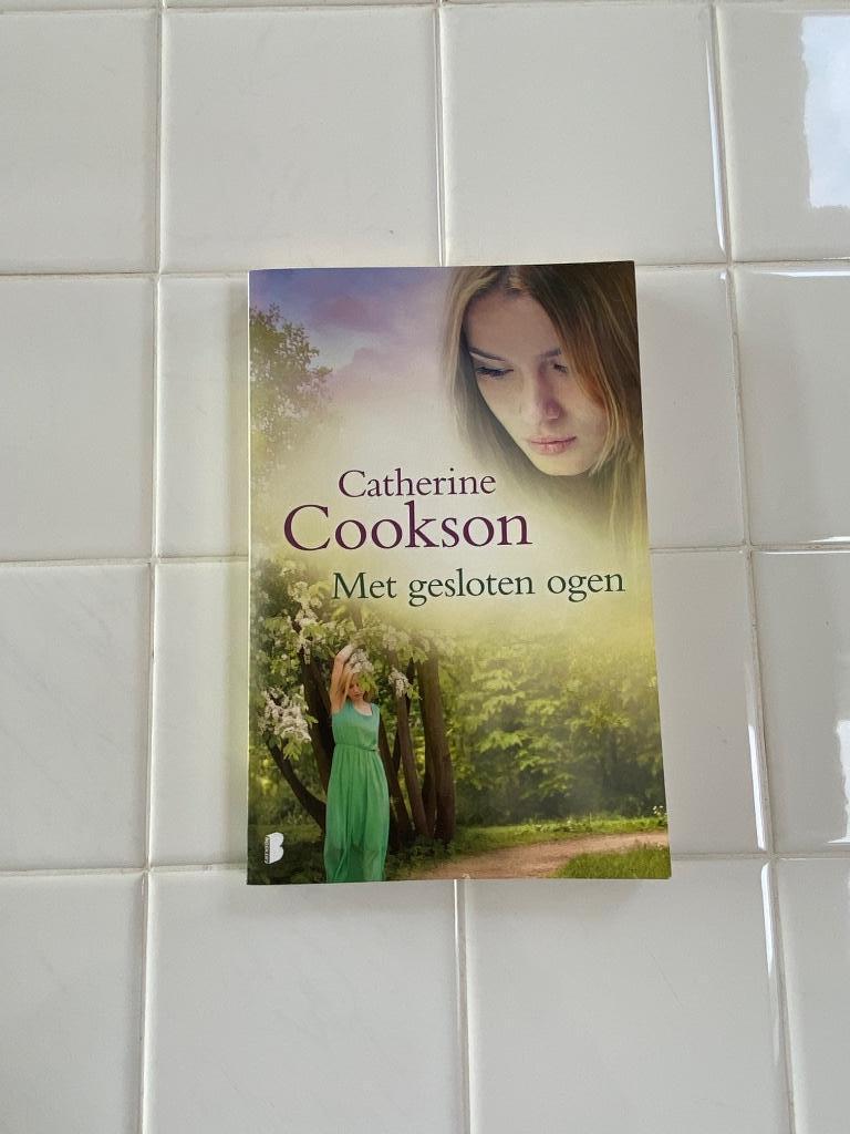 Met gesloten ogen - Catherine Cookson, Boeken, Gelezen, Catherine Cookson, Ophalen of Verzenden, Nederland