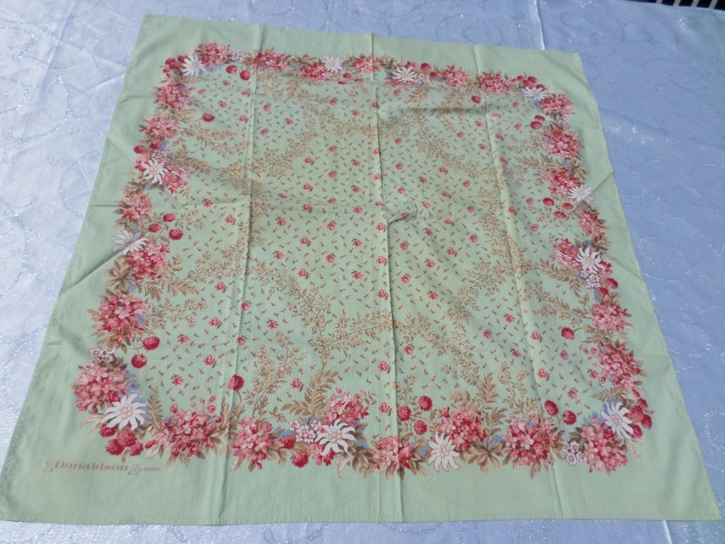 Donaldson sjaal roze en groene bloemen 100% katoen, Kleding | Dames, Donaldson, Ophalen of Verzenden, Zo goed als nieuw, Pashmina