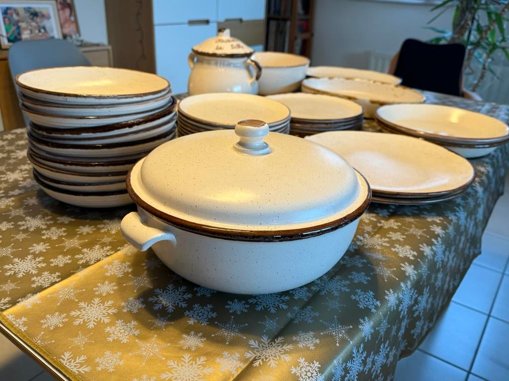 Service en gres de Guyane céramique 49 pièces marron beige, Enlèvement