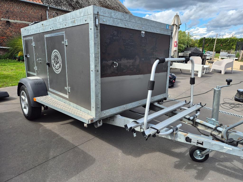 Gesloten aanhangwagen 750kg - ideaal voor daktent of fietsen, Ophalen, Gebruikt