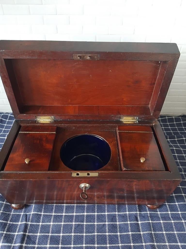 coffret à thé en acajou XIX ème style. Regency .1850