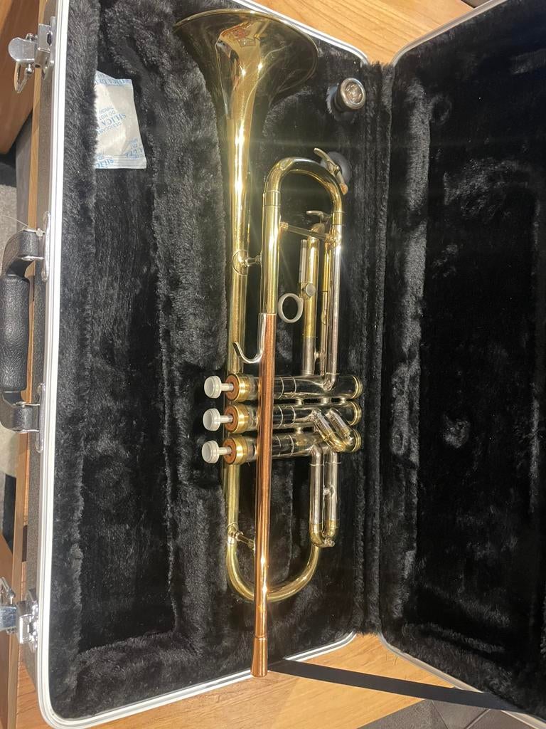 CG CONN LTD  Trompet + koffer, Muziek en Instrumenten, Ophalen, Zo goed als nieuw