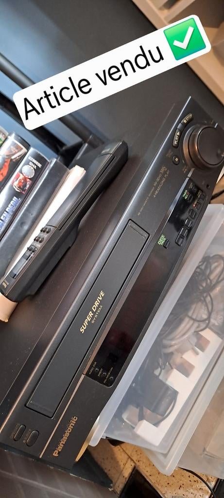 Lecture video Panasonic téléco peritel /Article vendu ✅️, Enlèvement, Comme neuf, Lecteur ou enregistreur VHS